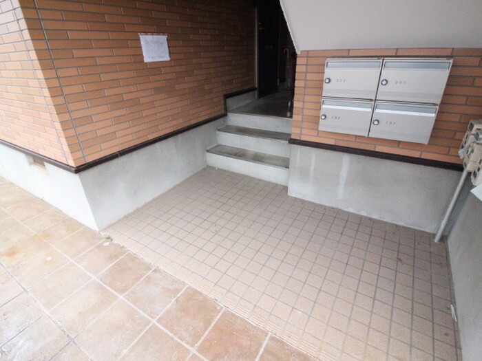 アゲル花見の物件外観写真