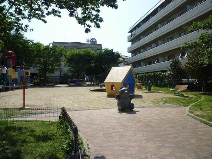 高峰グリーンマンションの物件外観写真