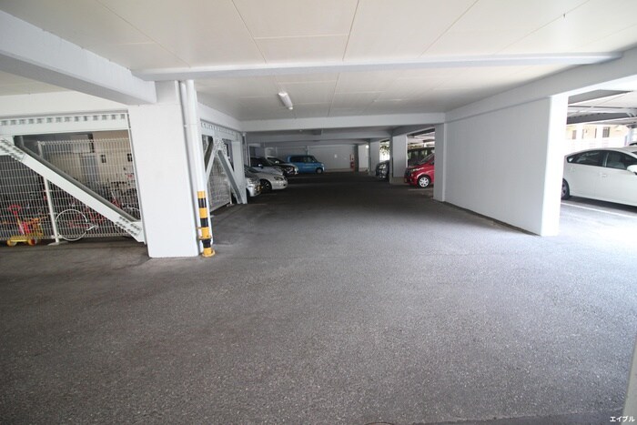 サンバード春日の物件外観写真