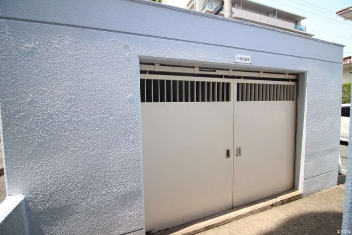 サンバード春日の物件外観写真