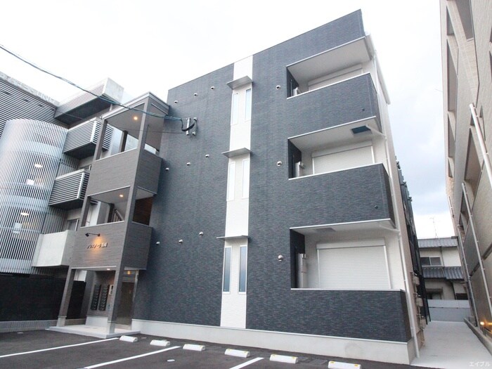 プレステージ箱崎の物件外観写真