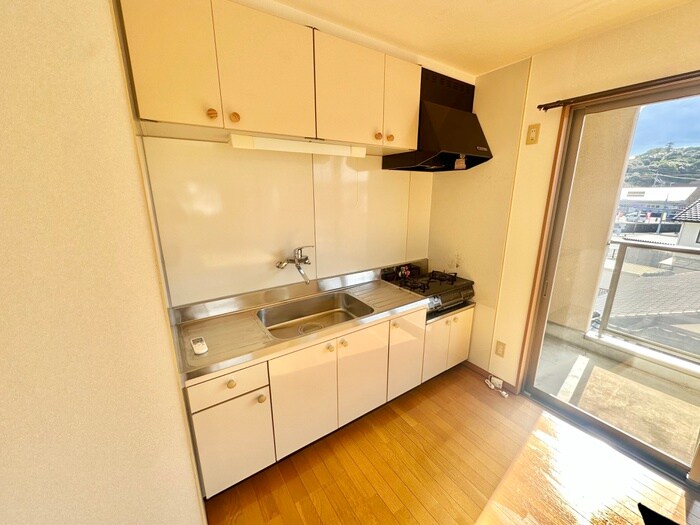 グランドハイツ垣生の物件内観写真