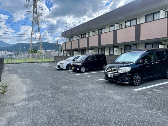 ウエストウィンの物件外観写真