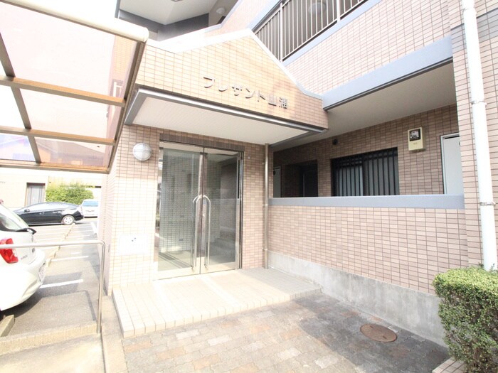 プレザント山浦の物件外観写真