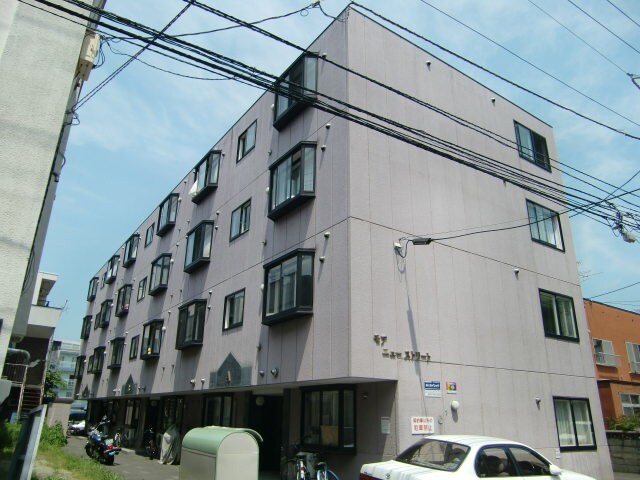 モアニュ－ストリ－トの物件外観写真