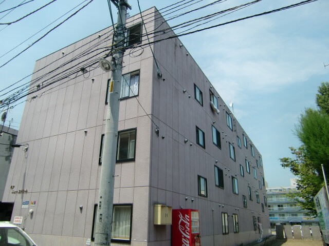 モアニュ－ストリ－トの物件外観写真