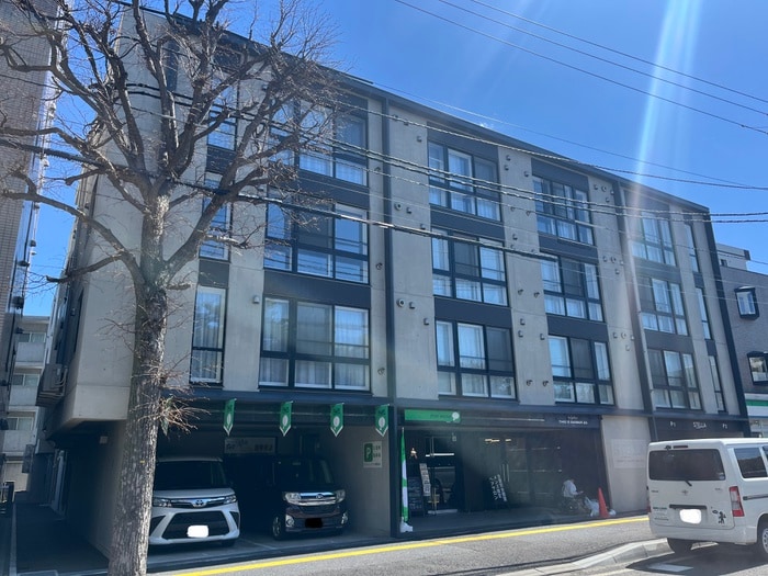 アルファスクエア学園前の物件外観写真