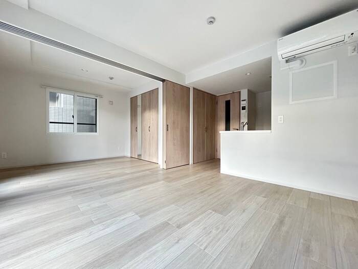 アルファスクエア学園前の物件内観写真