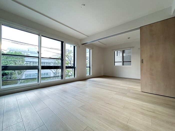 アルファスクエア学園前の物件内観写真