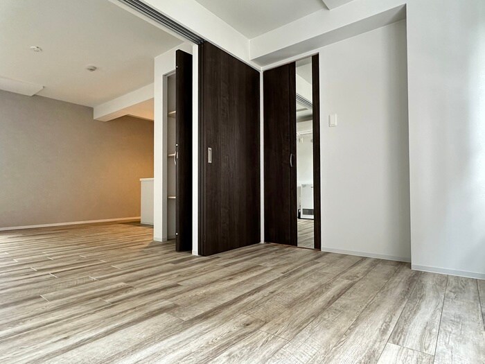 アルファスクエア学園前の物件内観写真