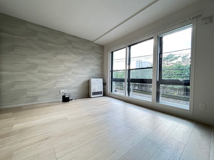 アルファスクエア学園前の物件内観写真