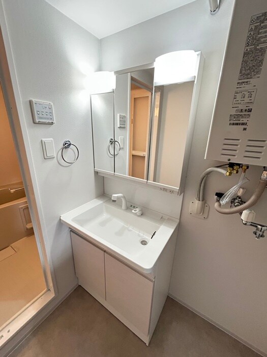 アルファスクエア学園前の物件内観写真