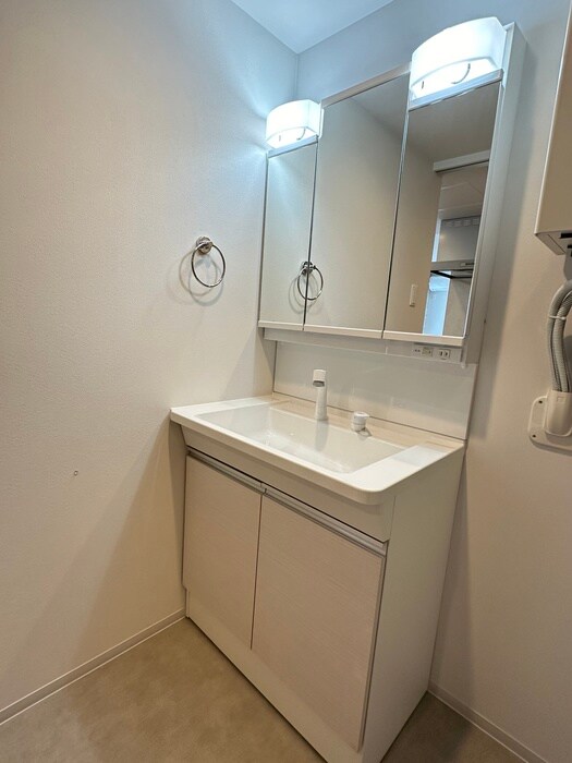 アルファスクエア学園前の物件内観写真