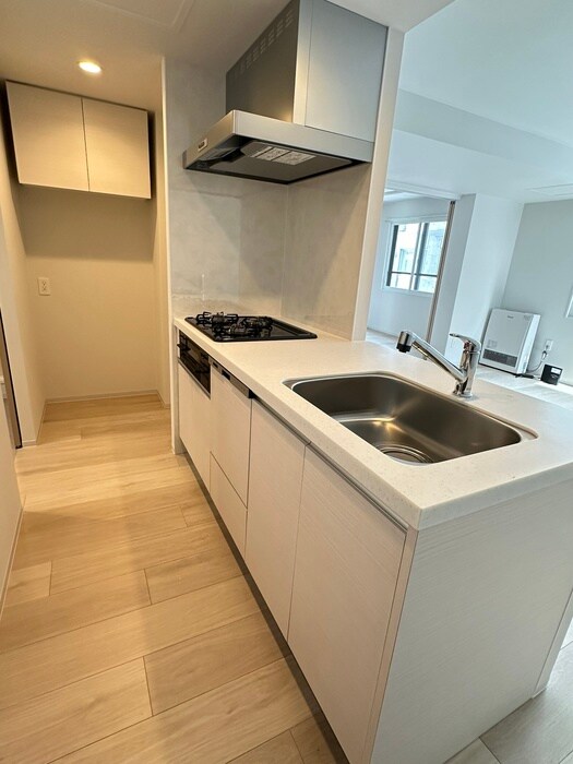 アルファスクエア学園前の物件内観写真