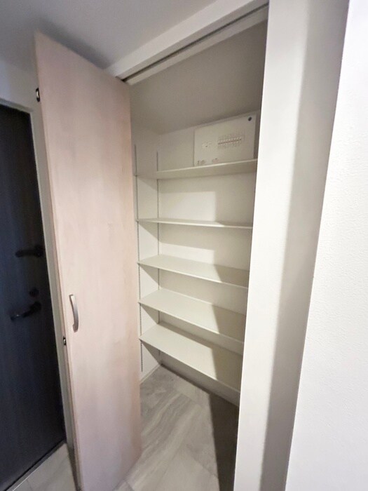 アルファスクエア学園前の物件内観写真