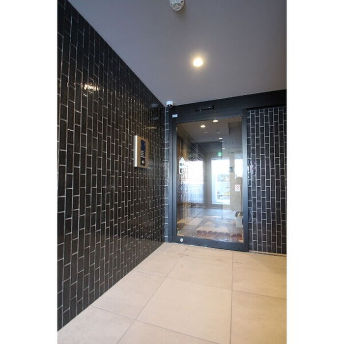 White spanker南郷7丁目の物件外観写真