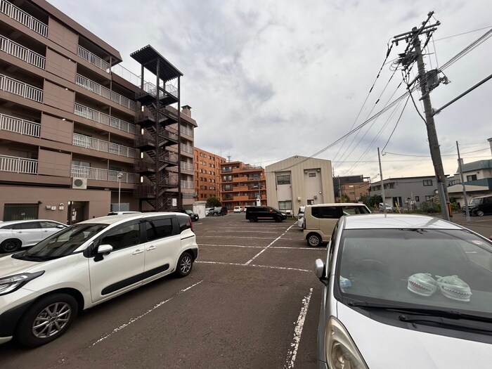 平岸パ－ルハイムの物件外観写真