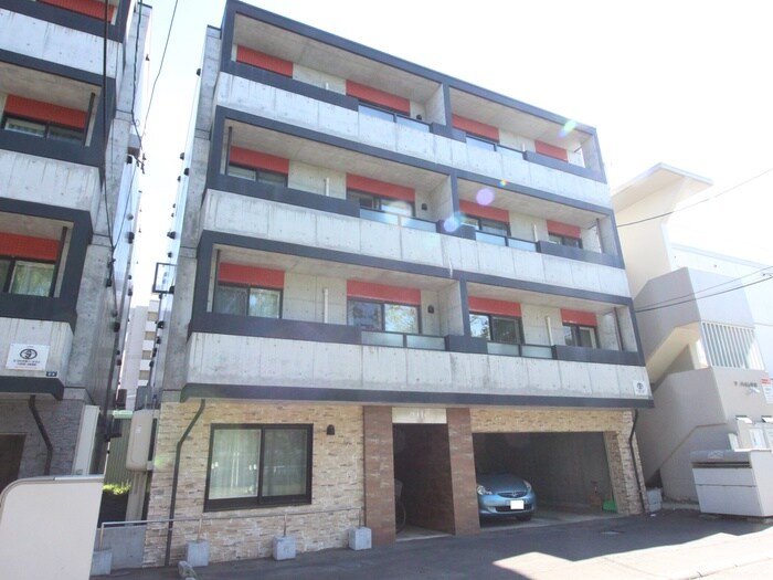 エ－ル平岸の物件外観写真