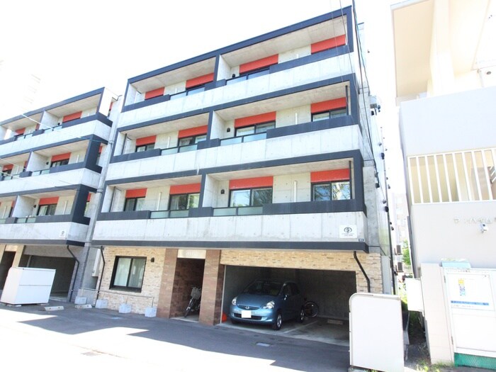 エ－ル平岸の物件外観写真