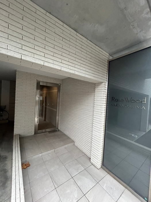 ロ－ズウッドナカノシマの物件外観写真