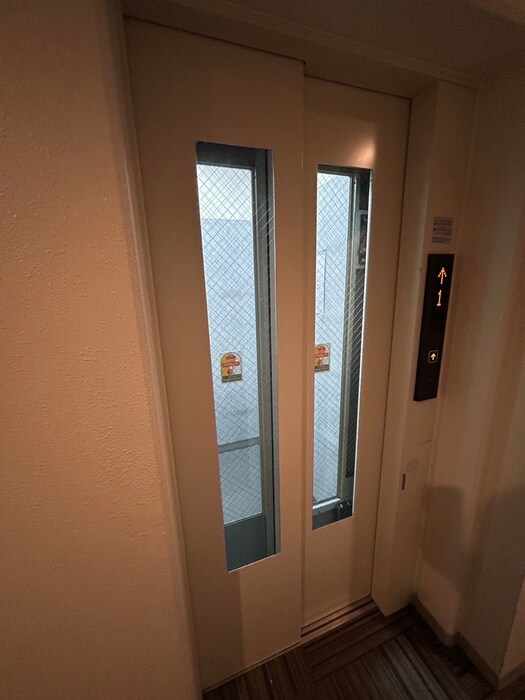 ロ－ズウッドナカノシマの物件外観写真