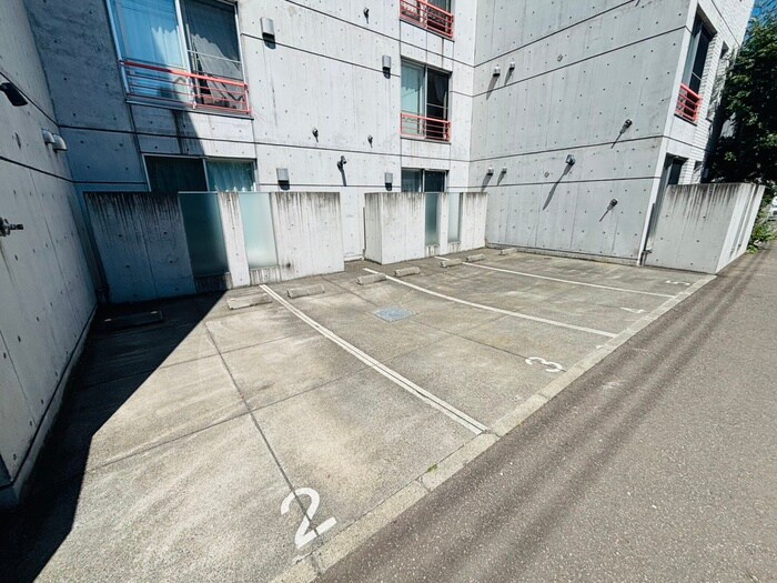 ＭＯＤＵＬＯＲ南円山の物件外観写真