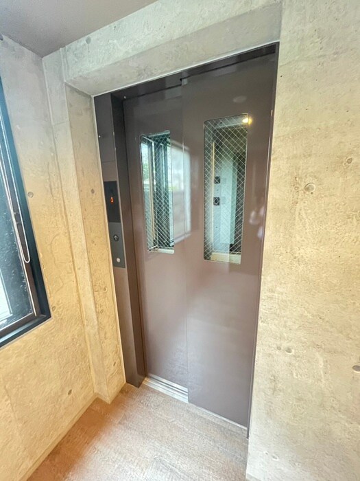 RESIDENCE SHINMEI 新道東の物件外観写真