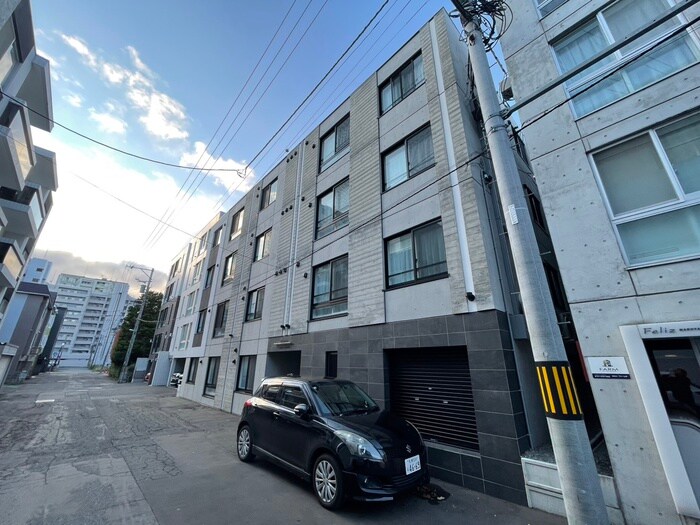 Halenix札幌医大前の物件外観写真