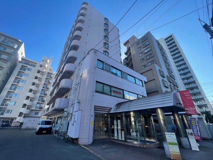 サンシャイン円山の物件外観写真