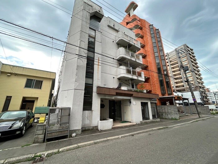 ﾄﾞﾐﾆｵﾝ琴似の物件外観写真