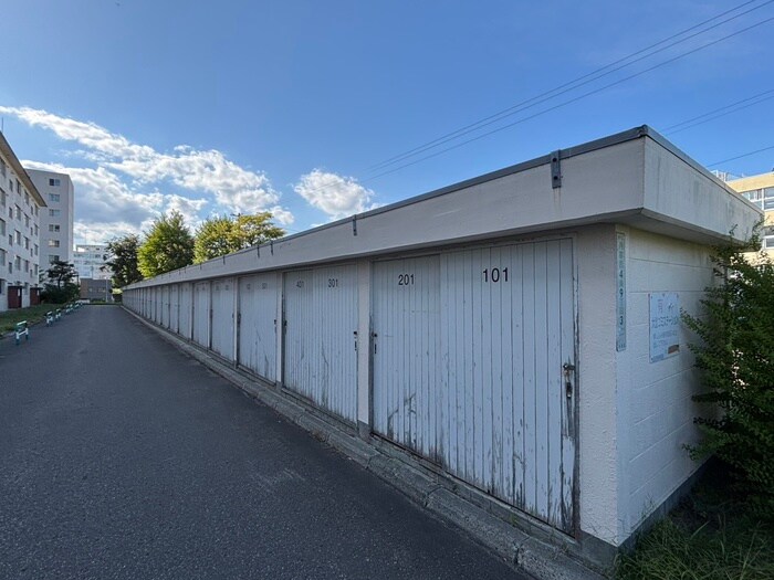 札幌西月寒団地5号棟の物件外観写真