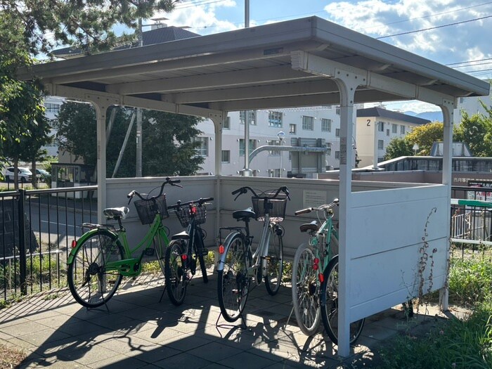 札幌西月寒団地5号棟の物件外観写真