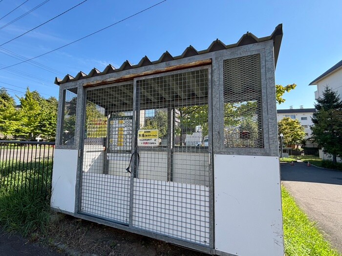 札幌西月寒団地5号棟の物件外観写真