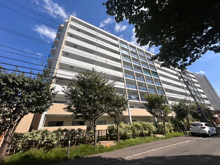 ホ－リ－フォ－ト南平岸の物件外観写真