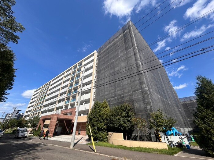 ホ－リ－フォ－ト南平岸の物件外観写真