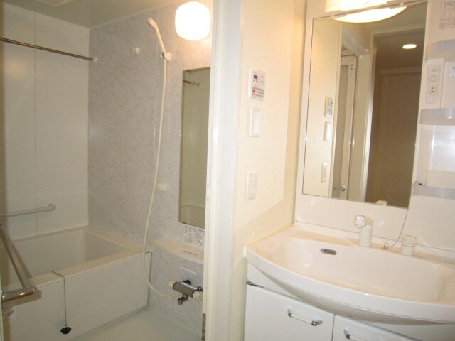 ホ－リ－フォ－ト南平岸の物件内観写真