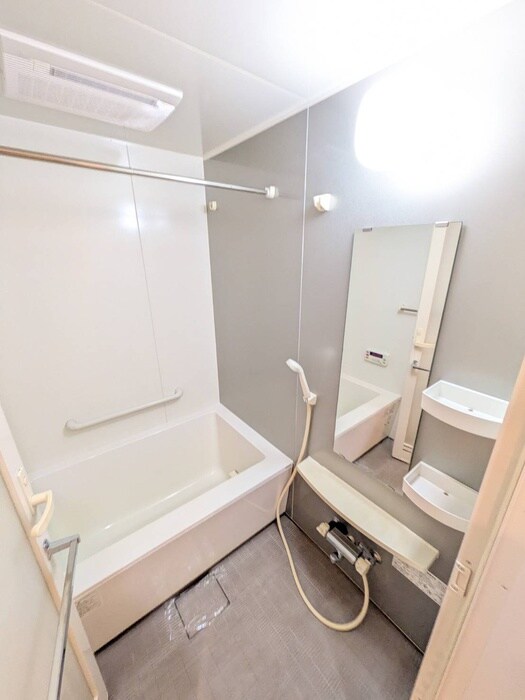 ホ－リ－フォ－ト南平岸の物件内観写真