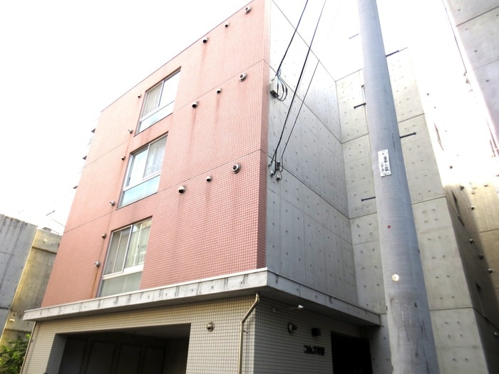 コムズ平岸の物件外観写真