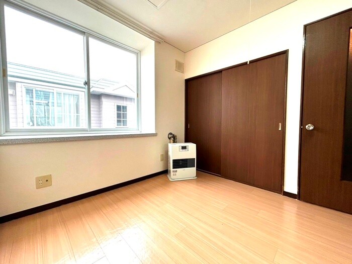 ホワイトコ－トカヤ１３の物件内観写真