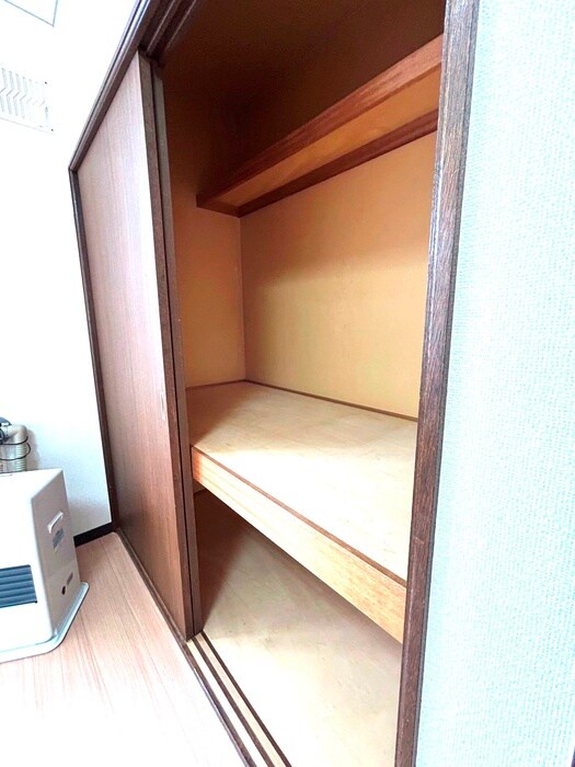 ホワイトコ－トカヤ１３の物件内観写真