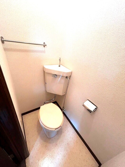 ホワイトコ－トカヤ１３の物件内観写真