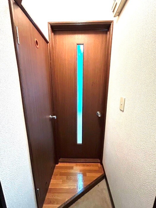 ホワイトコ－トカヤ１３の物件内観写真