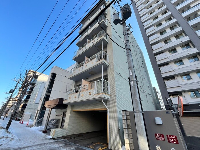 サポナ－ル円山の物件外観写真