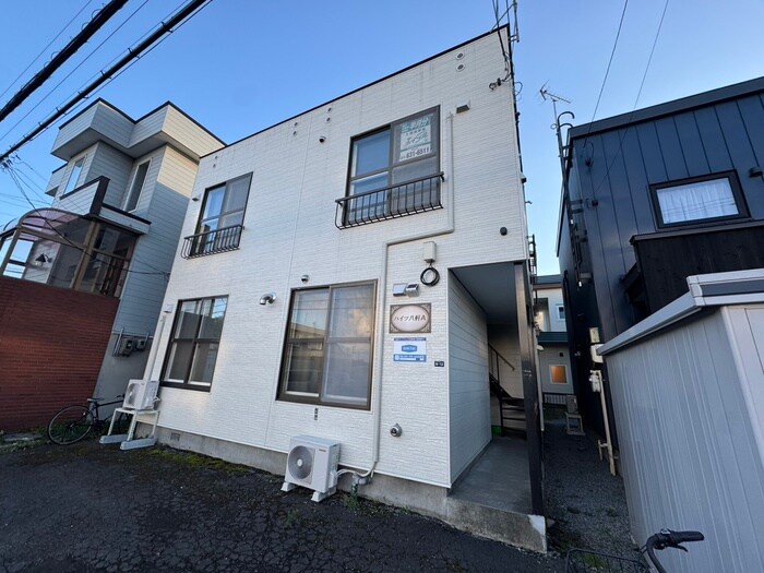 ハイツ八軒Ａの物件外観写真