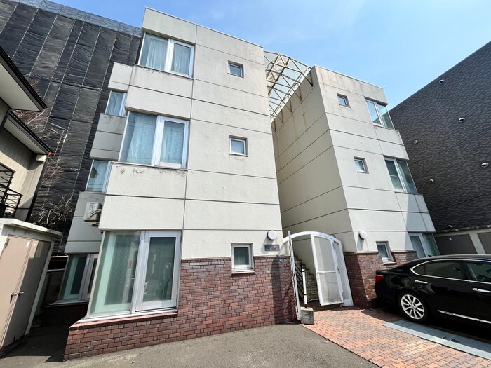 アーブ円山の物件外観写真