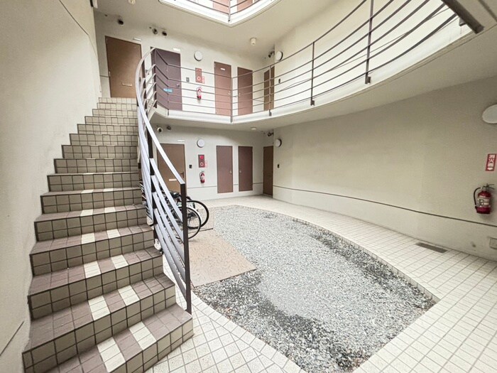 アーブ円山の物件外観写真