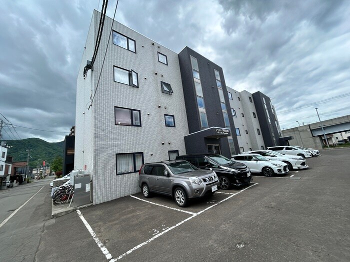 レラ・ホープ稲積公園の物件外観写真