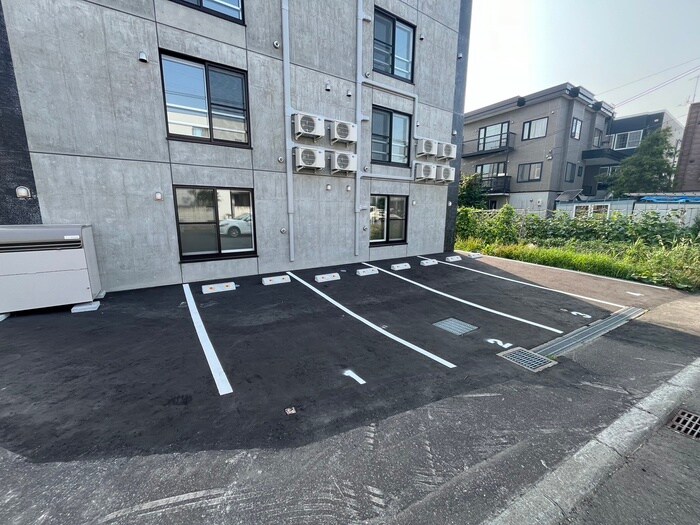 Road　&　Sky　ATSUBETSUNISHIの物件外観写真