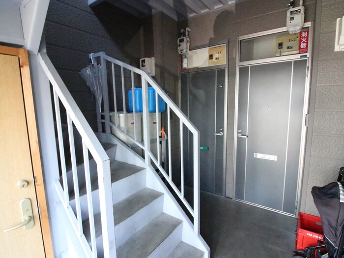 ルポ・ヴィラの物件外観写真