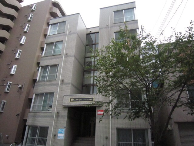 ローヤルハイツ本郷通6の物件外観写真